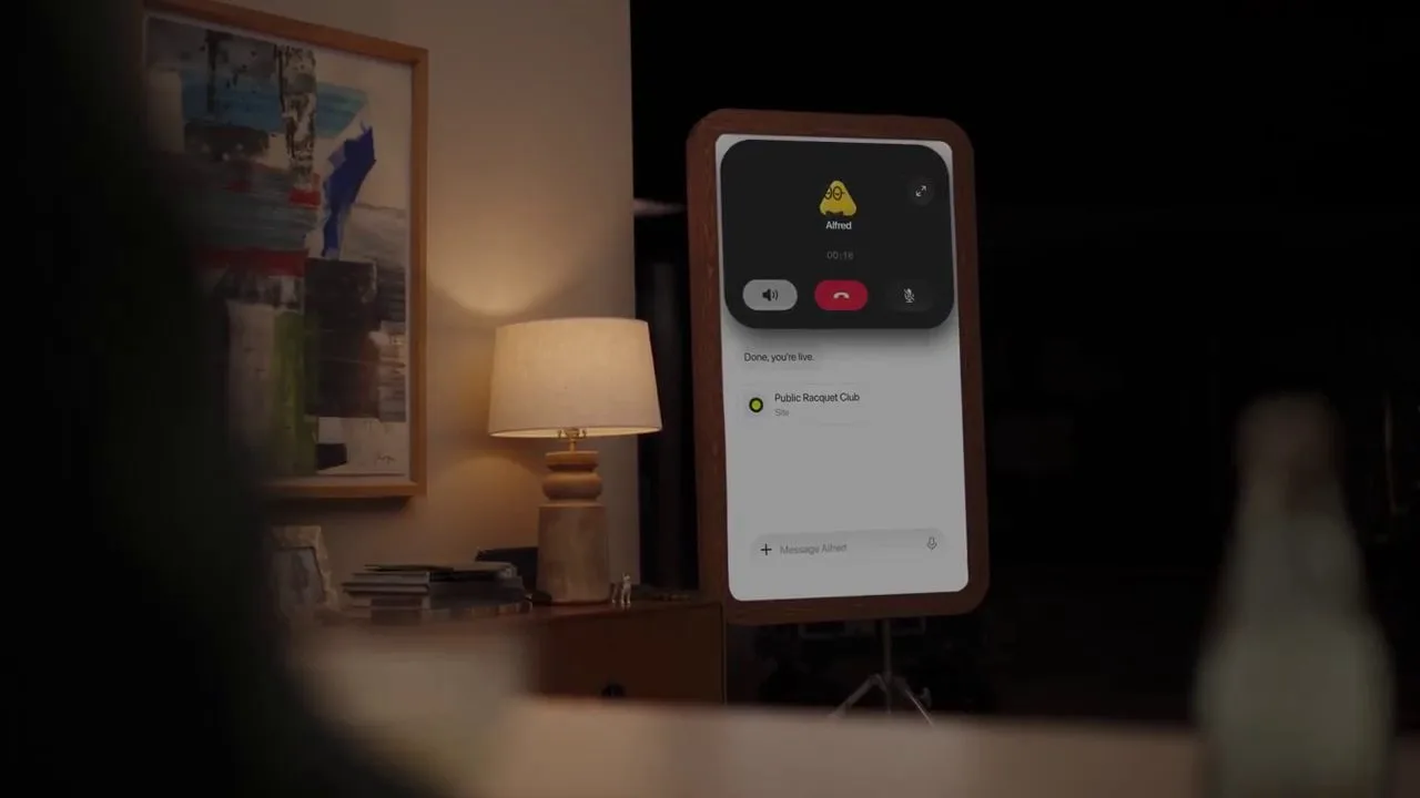 Iroda a bejelentővideóból, Slack-szerű státuszüzenettel a képernyőn
